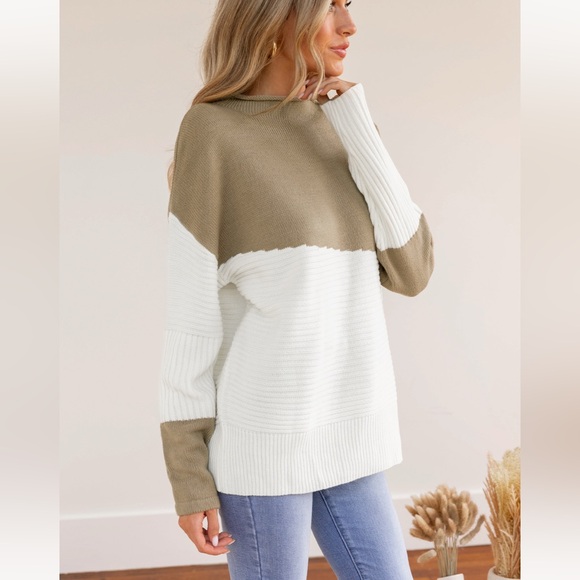 Ribbed Colorblock Mock Neck Sweater - Picture 3 of 6
